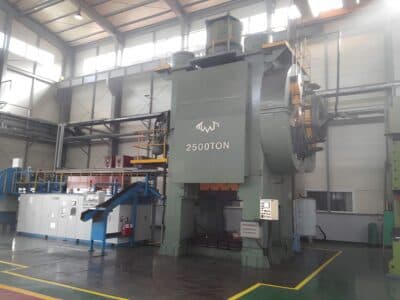 Presse de forgeage à chaud TMP Voronezh KA8044 - 2500 tonne (Photo 2)