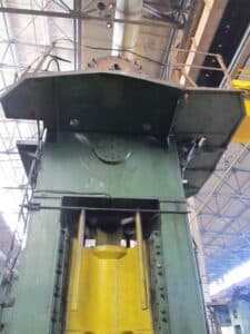 Presse d'ébavurage TMP Voronezh K2540 - 1000 tonne (Photo 13)
