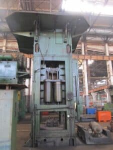 Presse d'ébavurage TMP Voronezh K2540 - 1000 tonne (Photo 16)