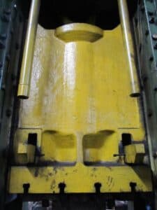 Presse d'ébavurage TMP Voronezh K2540 - 1000 tonne (Photo 18)