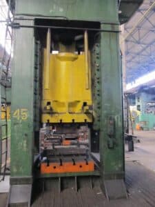 Presse d'ébavurage TMP Voronezh K2540 - 1000 tonne (Photo 19)