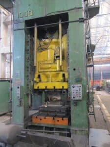 Presse d'ébavurage TMP Voronezh K2540 - 1000 tonne (Photo 21)
