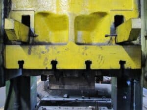 Presse d'ébavurage TMP Voronezh K2540 - 1000 tonne (Photo 25)
