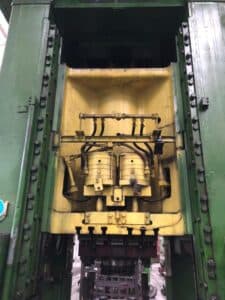 Presse d'ébavurage TMP Voronezh K04.150.242 - 1600 tonne (Photo 3)