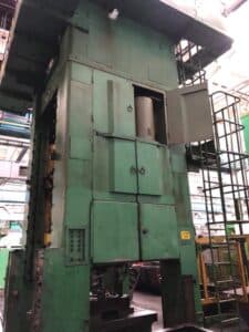Presse d'ébavurage TMP Voronezh KB2542 - 1600 tonne (Photo 5)