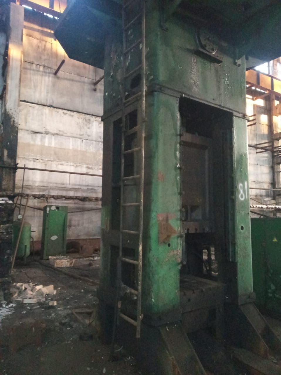Presse d'ébavurage TMP Voronezh KA9536 - 400 tonne