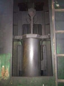 Presse d'ébavurage TMP Voronezh KA9536 - 400 tonne (Photo 6)