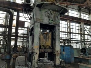 Presse d'ébavurage TMP Voronezh K9540 - 1000 tonne (Photo 6)