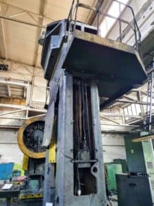 Presse à vis Chimkent F1736 - 400 tonne (Photo 3)