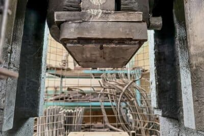 Presse à vis Berrenberg RSPe 230/300 - 300 tonne (Photo 9)