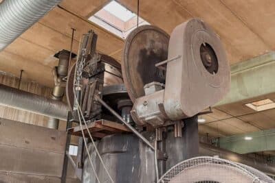 Presse à vis Berrenberg RSPe 230/300 - 300 tonne (Photo 2)