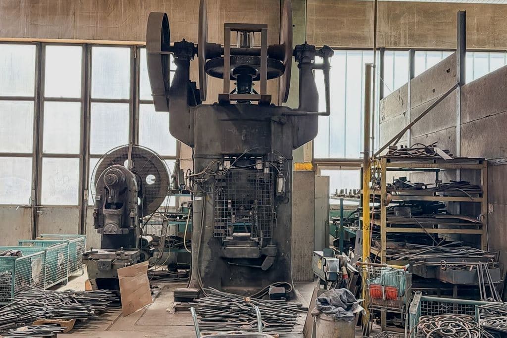 Presse à vis Berrenberg RSPe 230/300 - 300 tonne
