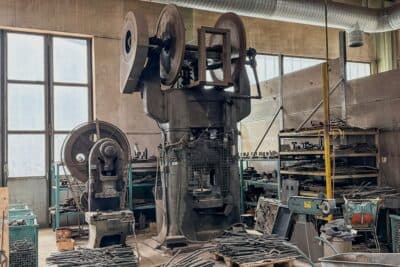 Presse à vis Berrenberg RSPe 230/300 - 300 tonne (Photo 15)