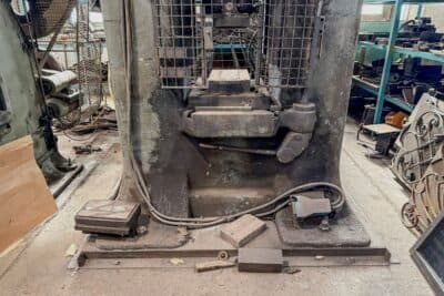 Presse à vis Berrenberg RSPe 230/300 - 300 tonne (Photo 4)
