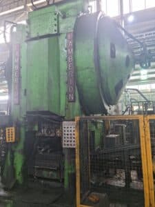Presse de forgeage à chaud Lamberton 2000 MT - 2000 tonne (Photo 3)