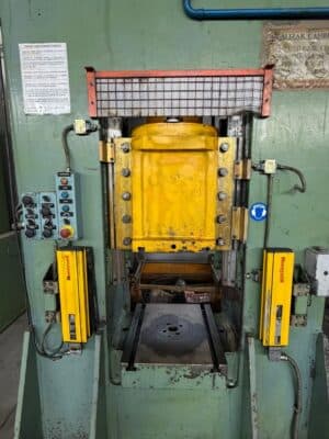 Presse à vis Gamei PHG 200/315 - 315 tonne (Photo 4)