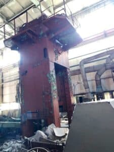 Presse d'ébavurage TMP Voronezh K9540 - 1000 tonne (Photo 8)