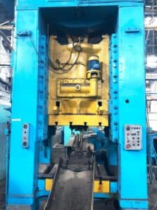Presse d'ébavurage TMP Voronezh K9540 - 1000 tonne (Photo 2)