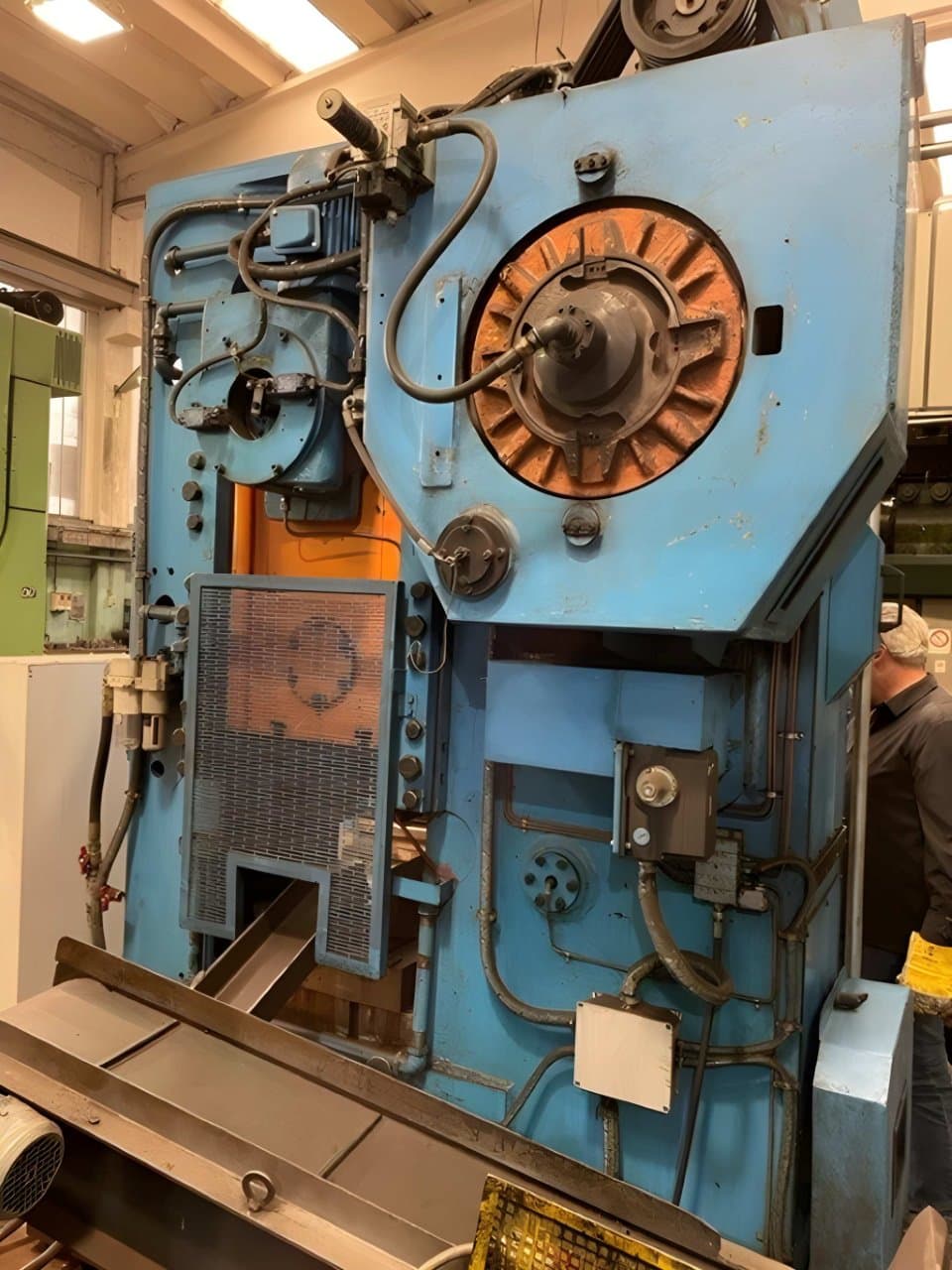 Presse à genouillère Barnaul KB8336 - 400 tonne