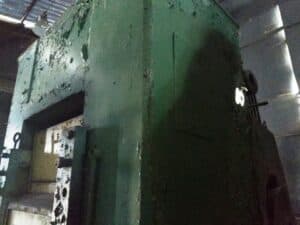 Presse à genouillère Barnaul K8340 - 1000 tonne (Photo 1)