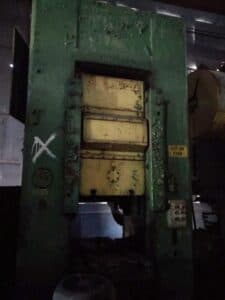 Presse à genouillère Barnaul K8340 - 1000 tonne (Photo 4)