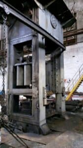 Presse d'ébavurage TMP Voronezh K9540 - 1000 tonne (Photo 3)