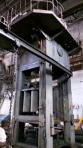 Presse d'ébavurage TMP Voronezh K9540 - 1000 tonne (Photo 1)
