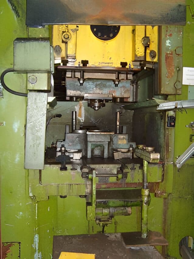 Presse à genouillère Barnaul KB8338 - 630 tonne