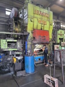 Presse de forgeage à chaud Eumuco KP 3150 - 3150 tonne (Photo 3)