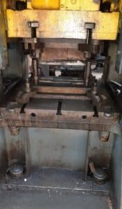 Presse d'ébavurage TMP Voronezh K2535 - 315 tonne (Photo 1)