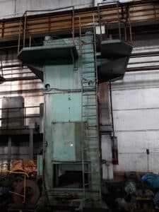 Presse d'ébavurage TMP Voronezh K2538 - 630 tonne (Photo 5)