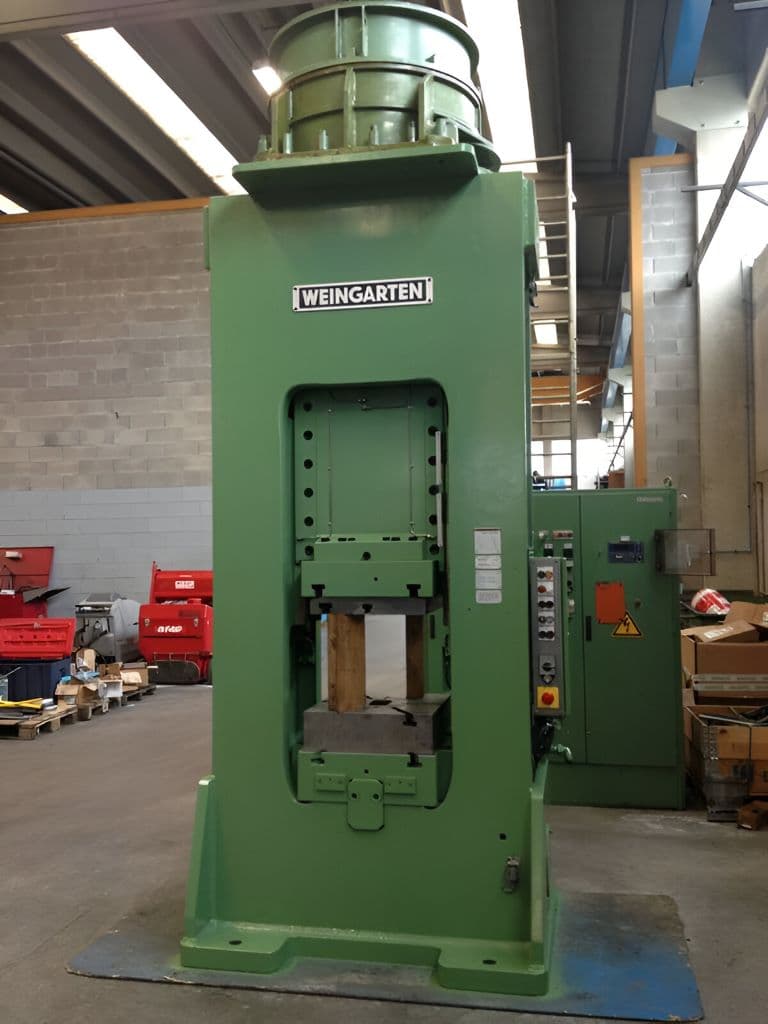 Presse à vis Weingarten PA 180 - 315 tonne
