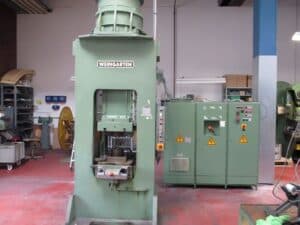 Presse à vis Weingarten PA 140 - 320 tonne (Photo 8)
