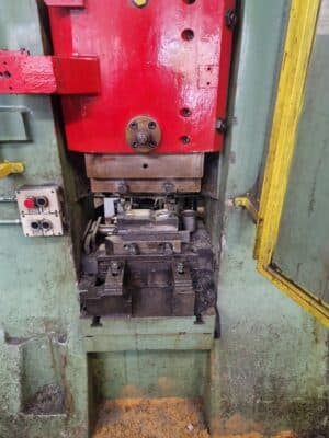 Presse à vis Vaccari BF/9P - 320 tonne (Photo 3)