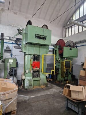 Presse à vis Vaccari BF/9P - 320 tonne ID: 76475