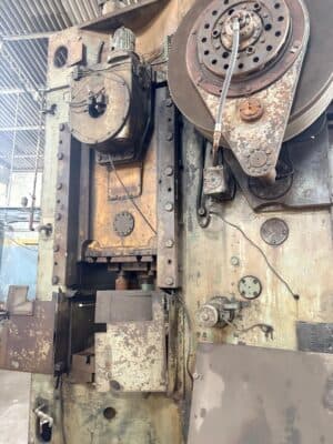 Presse de forgeage à froid Barnaul KB0036 - 400 tonne (Photo 2)