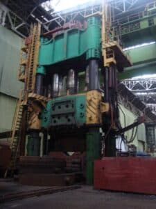 Presse de forgeage en matrice ouverte UZTM 100MN - 10000 tonne (Photo 2)