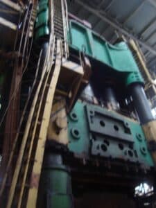 Presse de forgeage en matrice ouverte UZTM 100MN - 10000 tonne (Photo 3)