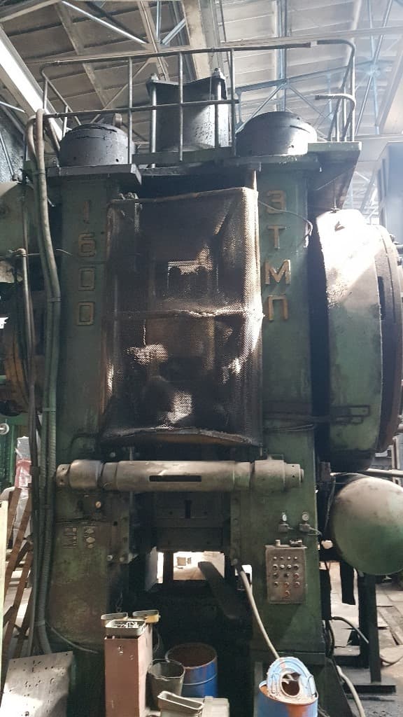 Presse de forgeage à chaud TMP Voronezh K8542 - 1600 tonne