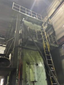 Presse d'ébavurage Fujicar 1200 - 1200 tonne (Photo 2)