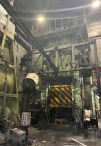 Presse d'ébavurage Fujicar 1200 - 1200 tonne (Photo 8)