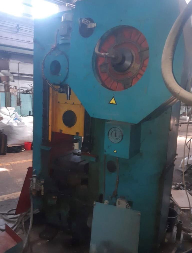 Presse à genouillère Barnaul KB8336 - 400 tonne