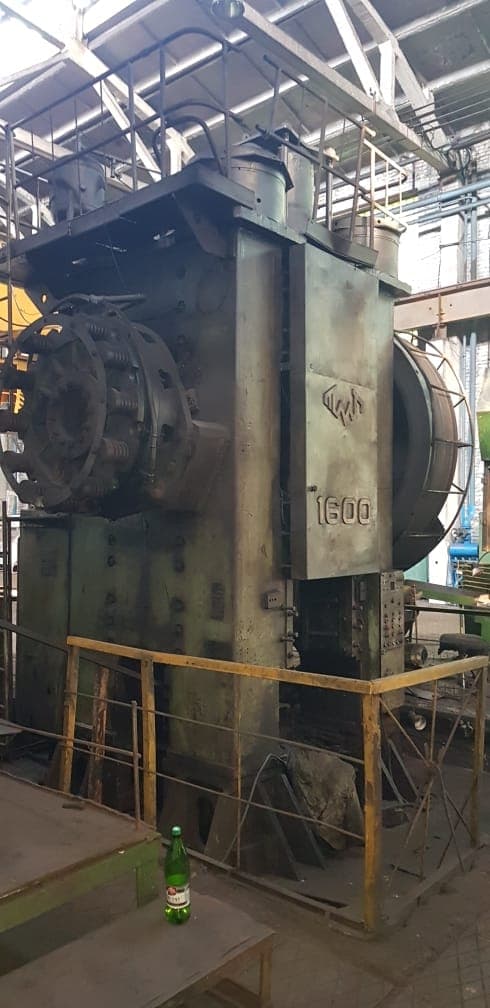 Presse de forgeage à chaud TMP Voronezh KB8542 - 1600 tonne