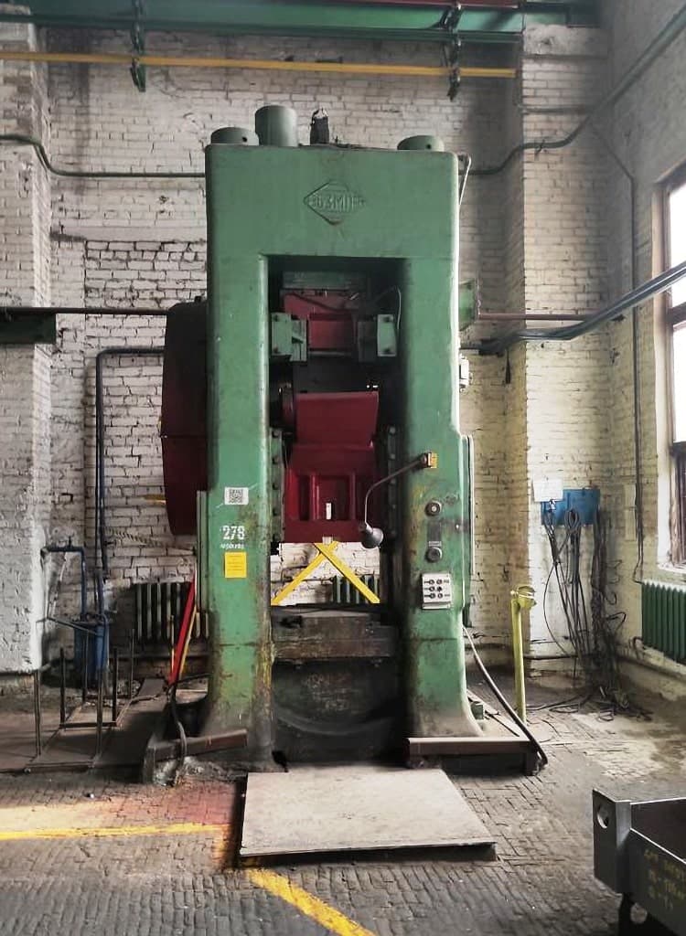 Presse à genouillère Barnaul K846B - 800 tonne