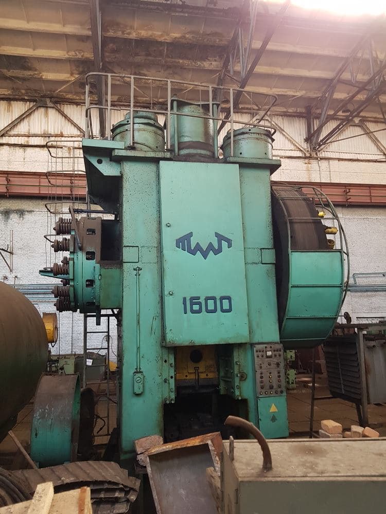 Presse de forgeage à chaud TMP Voronezh KB8542 - 1600 tonne