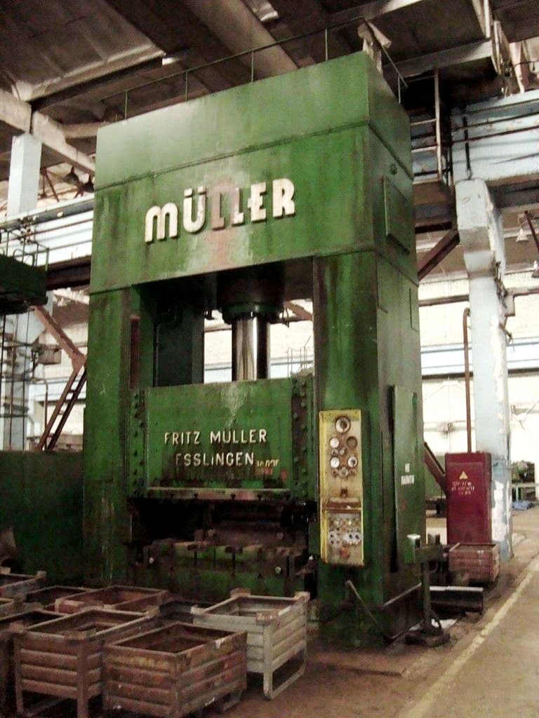 Presse hydraulique Muller ZE 600 - 600 tonne