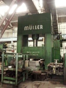 Presse hydraulique Muller ZE 600 - 600 tonne (Photo 6)