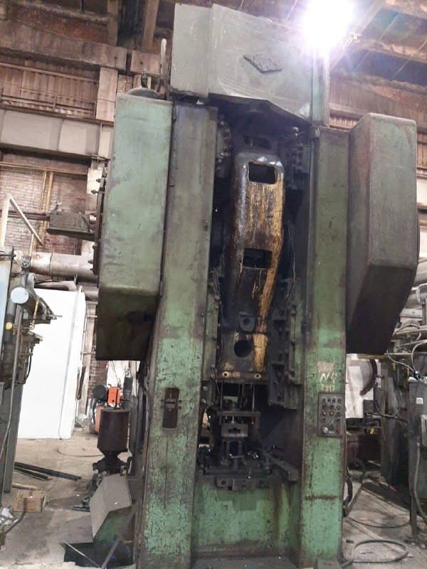 Presse de forgeage à chaud TMP Voronezh K8540 - 1000 tonne