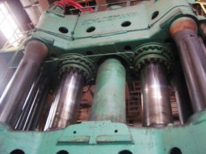 Presse de forgeage en matrice ouverte Schloemann 1200 MT - 1200 tonne (Photo 10)