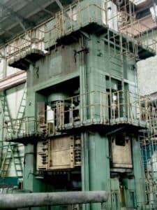 Presse hydraulique Dnepropress PA2646 - 4000 tonne (Photo 9)